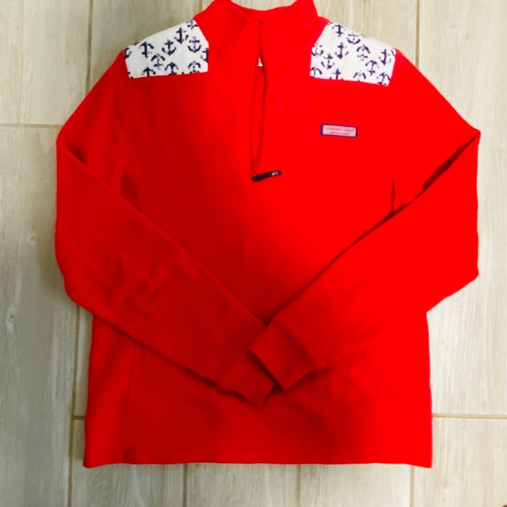 VINEYARD VINE PULLOVER!